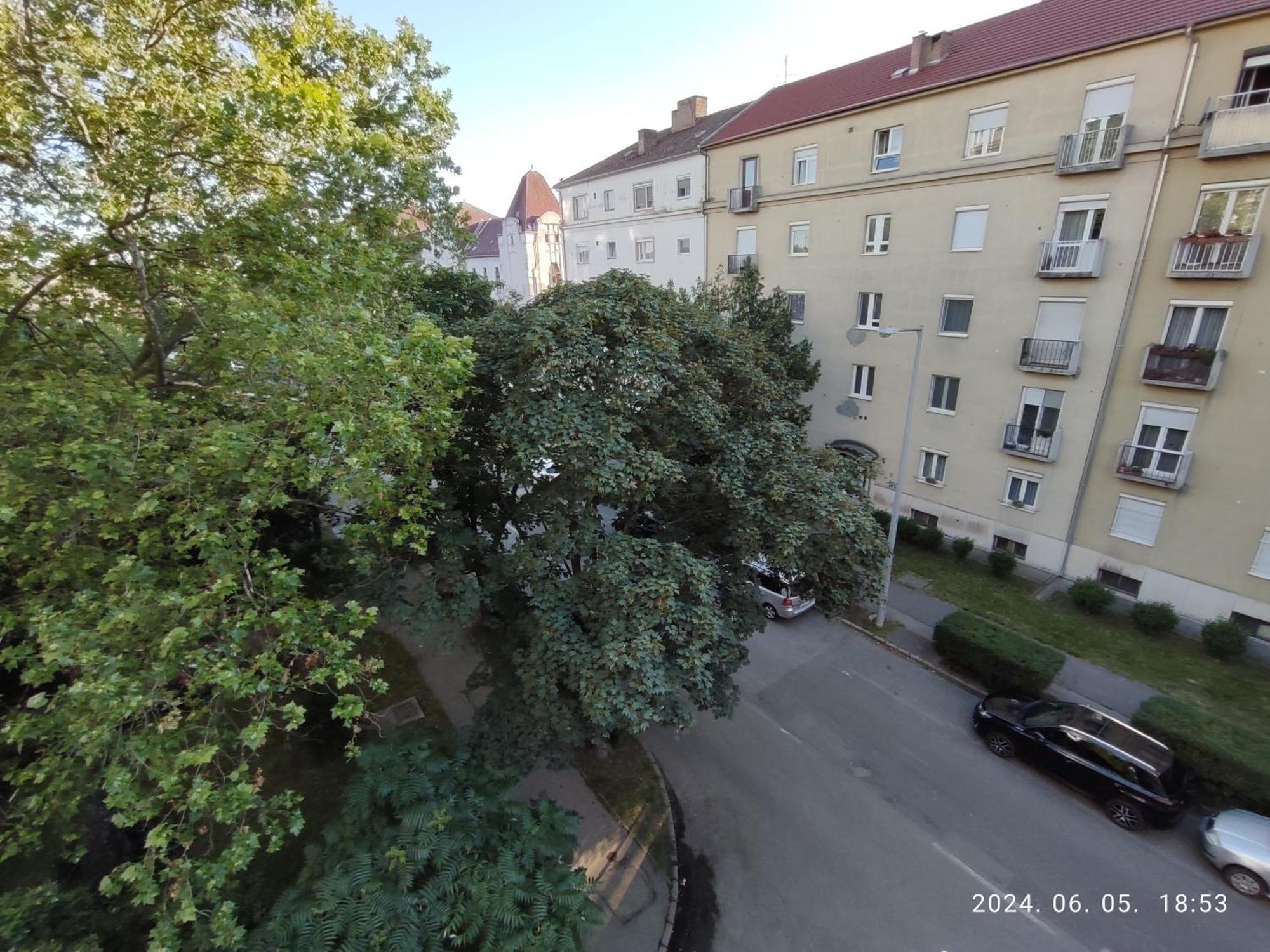 Startpont Apartman Pécs Exterior foto